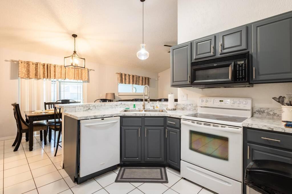 13 Mins From Disney Arcade, Private Pool, & Themed Rooms Orlando Exteriör bild